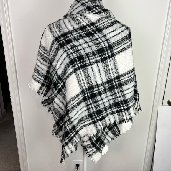 ModCloth Black White Plaid Blanket Scarf Shawl Throw Wrap 100% Acrylic Classic - Picture 5 of 8